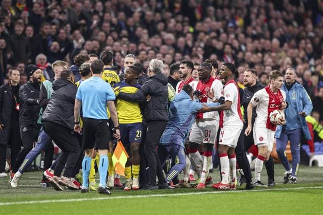 AMSTERDAM , 20-02-2025 , JohanCruijff Arena , season 2024 2025 , Europa League football , match second leg between Ajax and Union Saint Gilloise little fight between both teams Ajax - Union Saint Gilloise  x27957659x Copyright: