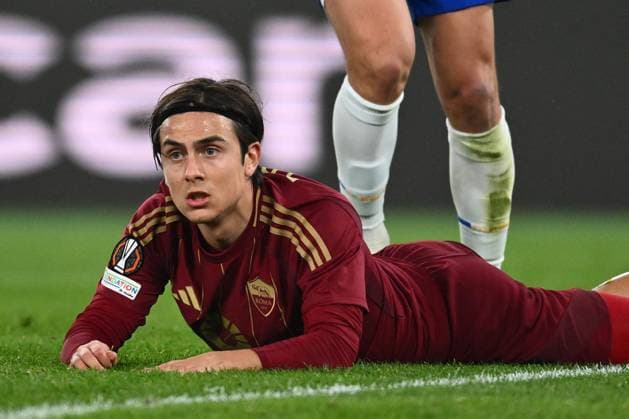 CALCIO - UEFA Europa League - AS Roma vs FC Porto Paulo Dybala of A.S. Roma particPhoto by IPA ABACAPRESS.COMtes in the 2024 25 UEFA Europa League knockout play-off second leg match between A.S. Roma and F.C. Porto at Olympic Stadium on February 20, 2025 in Rome, Italy. Rome Italy  Copyright: xIPAxSport ABACAx