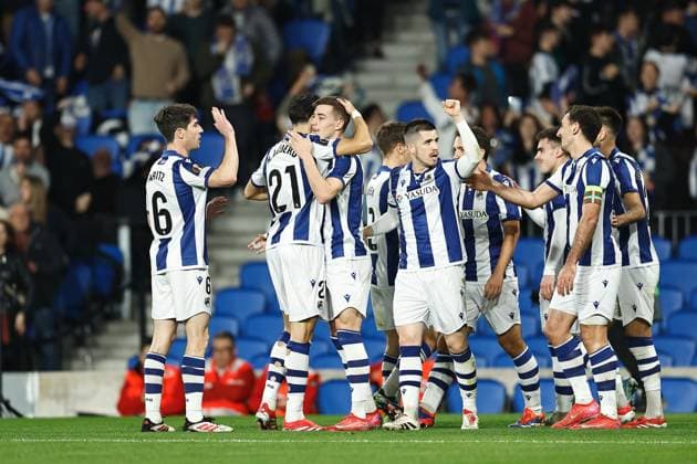 Fußball, EL, Real Sociedad San Sebastian - FC Midtjylland Luka Sucic (Sociedad), FEBRUARY 20, 2025 - Football Soccer : Sucic celebrate after his goal with team players during UEFA Europa League Knockout phase play-offs 2nd leg match between Real Sociedad 5-2 FC Midtjylland at the Reale Arena in San Sebastian, Spain. Noxthirdxpartyxsales  (282392671)