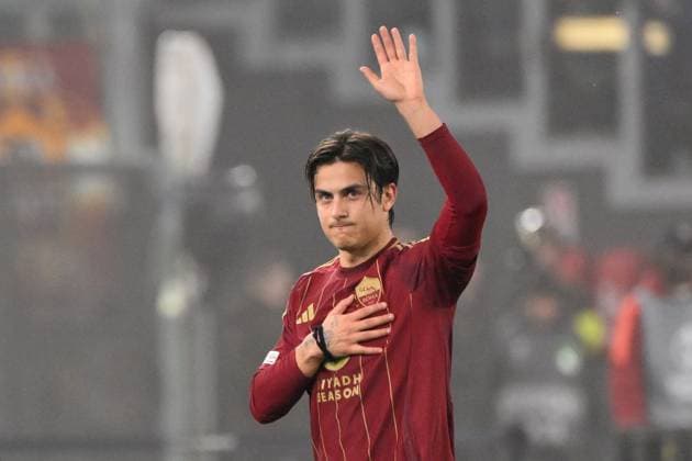 CALCIO - UEFA Europa League - AS Roma vs FC Porto Romaâ??s Paulo Dybala during the UEFA Europa League 2024-2025 football match between AS Roma vs FC Porto at the Olympic Stadium in Rome on February 20, 2025. Rome Italy  Copyright: xIPAxSport ABACAx