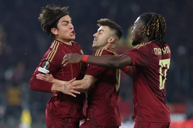 AS Roma Vs FC Porto in Rome, Italy - 20 Feb 2025 Paulo Dybala of Roma celebrates a goal during the Uefa Europe League 2024-2025 football match, play-off between AS Roma and FC Porto at Olympic stadium. Final score Roma 3 : 2 FC Porto Rome Italy Copyright: xMarcoxIacobuccix xSOPAxImagesx miacobucci roma-porto00150