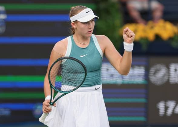 Mirra Andreeva makes a fist and cheers, cheers, joy, emotion, Dubai Duty Free Tennis Championships, Dubai, U A E Copyright: xJuergenxHasenkopfx