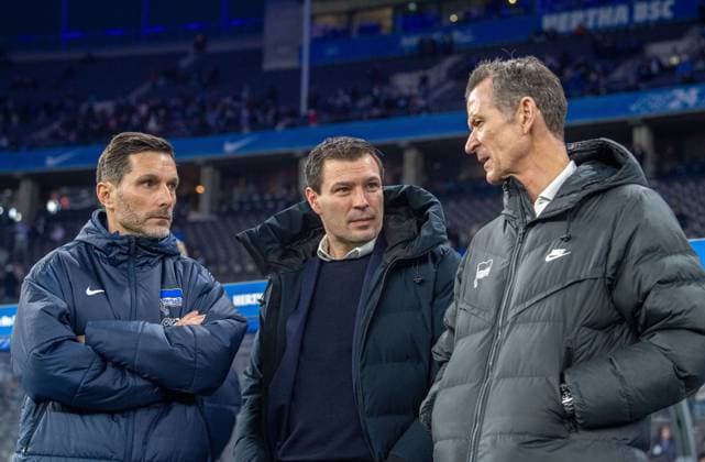 Soccer, Men, Season 2024 2025, 2 Bundesliga 23 Matchday , Hertha BSC 1 FC Nürnberg, f l Coach Stefan Leitl Hertha BSC , Sports Director Benjamin Weber Hertha BSC , Managing Director Thomas E Herrich Hertha BSC , 21 02 2025, Copyright: xSebastianxRäppold MatthiasxKochx