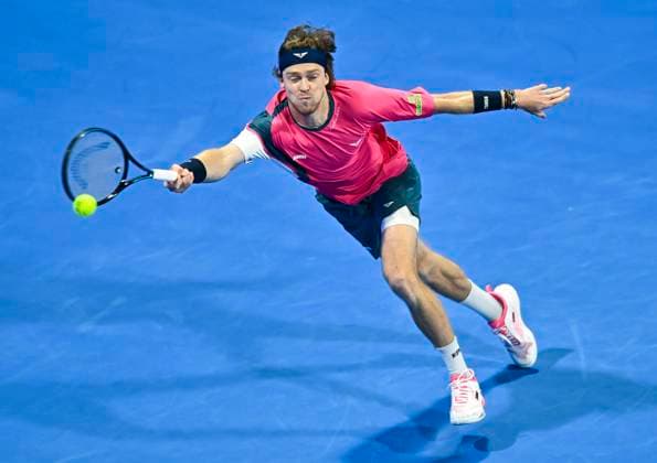 ATP, Tennis Herren QATAR EXXONMOBIL OPEN SEMIFINAL Andrey Rubble of Russia competes in his Semifinal match against Felix Auger-Aliassime of Canada during the ATP Qatar ExxonMobil Open 2025 tennis tournament at the Khalifa International Tennis Complex in Doha, Qatar, on February 21, 2025 DOHA Qatar Copyright: xNoushadxThekkayilx