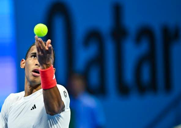ATP, Tennis Herren QATAR EXXONMOBIL OPEN SEMIFINAL Felix Auger-Aliassime of Canada competes in his Semifinal match against Andrey Rubble of Russia during the ATP Qatar ExxonMobil Open 2025 tennis tournament at the Khalifa International Tennis Complex in Doha, Qatar, on February 21, 2025 DOHA Qatar Copyright: xNoushadxThekkayilx