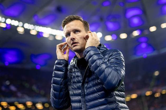 Hamburg, February 21, 2025 Football, 2 Bundesliga 2024 25, Hamburger SV 1 FC Kaiserslautern Claus Costa Hamburger SV, Director of Professional Football DFL REGULATIONS PROHIBIT ANY USE OF PHOTOGRAPHS AS IMAGE SEQUENCES AND OR QUASI VIDEO