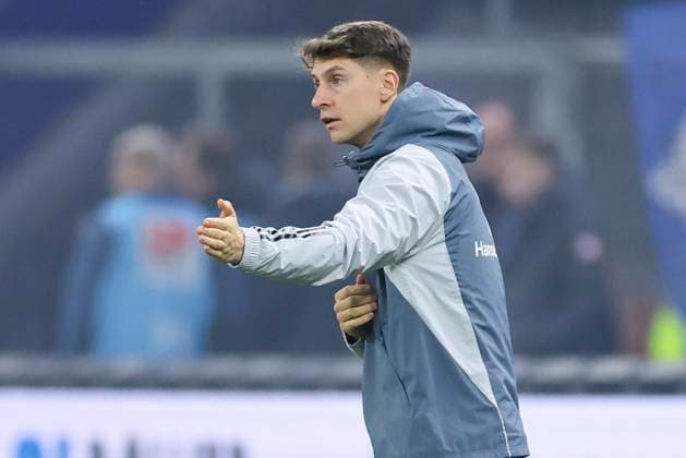 Assistant coach Loic Fave Hamburger SV gestures, 2 Bundesliga, Hamburger SV vs 1 FC Kaiserslautern, Volksparkstadion, February 21, 2025 in Hamburg, Germany Photo by Marco Steinbrenner DeFodi Images Assistant coach Loic Fave Hamburger SV gestures, 2 Bundesliga, Hamburger SV vs 1 FC Kaiserslautern, Volksparkstadion, February 21, 2025 in Hamburg, Germany Photo by Marco Steinbrenner DeFodi Images DFB DFL REGULATIONS PROHIBIT ANY USE OF PHOTOGRAPHS AS IMAGE SEQUENCES AND OR QUASI VIDEO