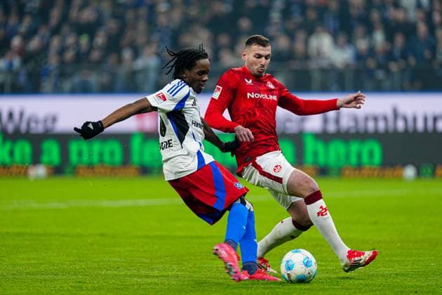 Goal shot Goal chance Adedire Mebude Hamburger SV, 16 GER, Hamburger SV vs 1 FC Kaiserslautern, Football, 2 Bundesliga, Matchday 23, Season 2024 2025, 21 02 2025 DFL REGULATIONS PROHIBIT ANY USE OF PHOTOGRAPHS AS IMAGE SEQUENCES AND OR QUASI VIDEO GER, Hamburger SV vs 1 FC Kaiserslautern, Football, 2 Bundesliga, Matchday 23, Season 2024 2025, 21 02 2025 Hamburg Copyright: xEibner-Pressefoto MarcelxvonxFehrnx EP_MFN