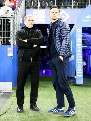 21 02 2025, xmohx, Soccer 2 Bundesliga, Hamburger SV 1 FC Kaiserslautern v l Sports Director Stefan Kuntz Hamburger SV , Director Professional Soccer Claus Costa Hamburger SV DFL DFB REGULATIONS PROHIBIT ANY USE OF PHOTOGRAPHS as IMAGE SEQUENCES and or QUASI VIDEO Hamburg