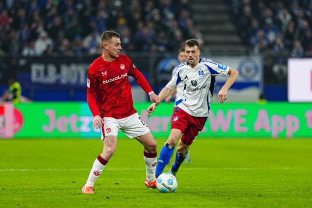 Filip Kaloc 1 FC Kaiserslautern, 26 , Jonas Meffert Hamburger SV, 23 GER, Hamburger SV vs 1 FC Kaiserslautern, Football, 2 Bundesliga, Matchday 23, Season 2024 2025, 21 02 2025 DFL REGULATIONS PROHIBIT ANY USE OF PHOTOGRAPHS AS IMAGE SEQUENCES AND OR QUASI VIDEO GER, Hamburger SV vs 1 FC Kaiserslautern, Football, 2 Bundesliga, Matchday 23, Season 2024 2025, 21 02 2025 Hamburg Copyright: xEibner-Pressefoto MarcelxvonxFehrnx EP_MFN