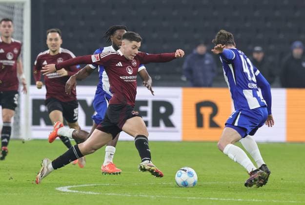 21 02 2025 Soccer Season 2024 2025 2 Soccer Bundesliga 23 Matchday Hertha BSC Berlin HBSC 1 FC Nürnberg FCN Club Sportfoto Zink DaMa xdaxmax DFL regulations prohibit any use of photographs as image sequences and or quasi video only for editorial use Deyovaisio Evan Zeefuik 42, Hertha BSC Berlin Stefanos Tzimas 9, 1 FC Nürnberg FCN Pascal Klemens 41, Hertha BSC Berlin