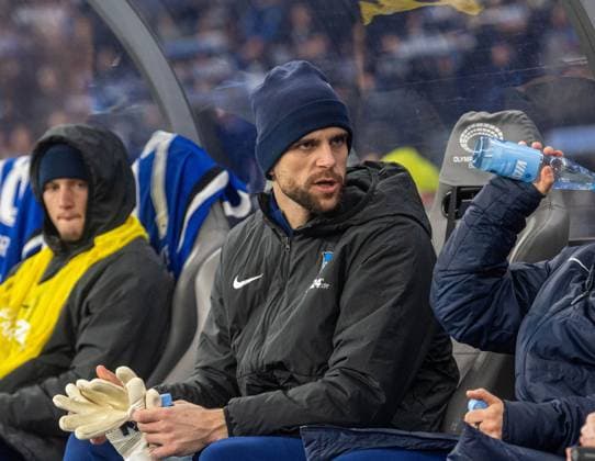 Soccer, Men, Season 2024 2025, 2 Bundesliga 23 Matchday , Hertha BSC 1 FC Nürnberg, f l Michael Cuisance Hertha BSC , Goalkeeper Marius Gersbeck Hertha BSC on the bench, 21 02 2025, Copyright: xSebastianxRäppold MatthiasxKochx