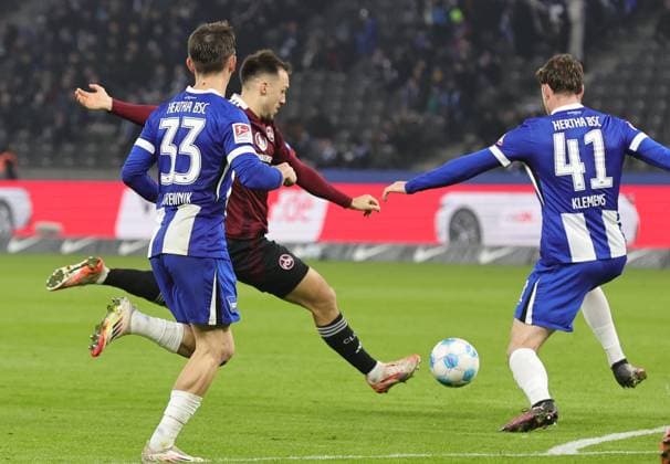 21 02 2025 Soccer Season 2024 2025 2 Soccer Bundesliga 23 Matchday Hertha BSC Berlin HBSC 1 FC Nürnberg FCN Club Sportfoto Zink DaMa xdaxmax DFL regulations prohibit any use of photographs as image sequences and or quasi video only for editorial use Julian Justvan 10, 1 FC Nürnberg FCN with shot on goal