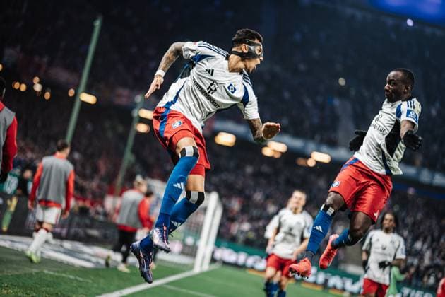 Soccer Men Season 2024 2025 2 Soccer Bundesliga 23 Matchday Hamburger SV vs 1 FC Kaiserslautern 21 02 2025 v l Davie Selke 27, HSV cheers with Jean Luc Dompe 7, HSV , the goal is disallowed by VAR Video evidence Hamburg Volksparkstadion Hamburg Germany