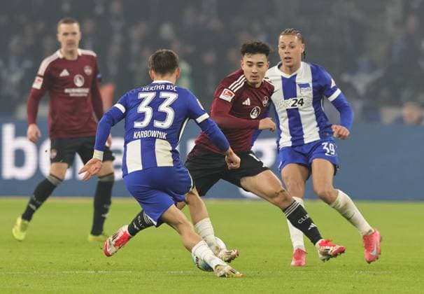 21 02 2025 Soccer Season 2024 2025 2 Soccer Bundesliga 23 Matchday Hertha BSC Berlin HBSC 1 FC Nuremberg FCN Club Sportfoto Zink DaMa xdaxmax DFL regulations prohibit any use of photographs as image sequences and or quasi video only for editorial use Michal Karbownik 33, Hertha BSC Berlin Jens Castrop 17, 1 FC Nuremberg FCN Derry Scherhant 39, Hertha BSC Berlin