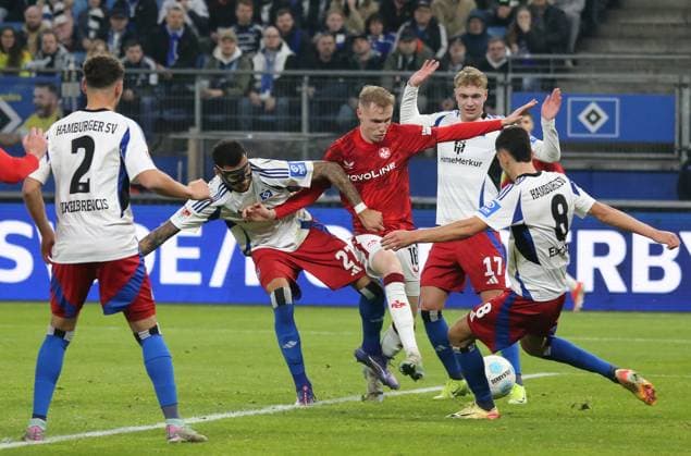 21 02 2025, xmohx, Soccer 2 Bundesliga, Hamburger SV 1 FC Kaiserslautern v l William Mickelbrencis Hamburger SV , Davie Selke Hamburger SV , fkl18, Adam Karabec Hamburger SV , Daniel Elfadli Hamburger SV DFL DFB REGULATIONS PROHIBIT ANY USE OF PHOTOGRAPHS as IMAGE SEQUENCES and or QUASI VIDEO Hamburg
