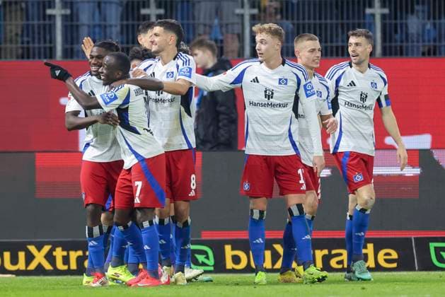 Fabio Balde Hamburger SV celebrates his goal with teammates, 2 Bundesliga, Hamburger SV vs 1 FC Kaiserslautern, Volksparkstadion, February 21, 2025 in Hamburg, Germany Photo by Marco Steinbrenner DeFodi Images Fabio Balde Hamburger SV celebrates his goal with teammates, 2 Bundesliga, Hamburger SV vs 1 FC Kaiserslautern, Volksparkstadion, February 21, 2025 in Hamburg, Germany Photo by Marco Steinbrenner DeFodi Images DFB DFL REGULATIONS PROHIBIT ANY USE OF PHOTOGRAPHS AS IMAGE SEQUENCES AND OR QUASI VIDEO