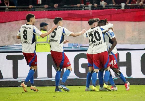 21 02 2025, xmohx, Fußball 2 Bundesliga, Hamburger SV 1 FC Kaiserslautern v l Fabio Balde Hamburger SV celebrate the goal, Der Torjubel zum 3 0 DFL DFB REGULATIONS PROHIBIT ANY USE OF PHOTOGRAPHS as IMAGE SEQUENCES and or QUASI VIDEO Hamburg