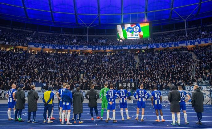 Soccer, Men, Season 2024 2025, 2 Bundesliga 23 Matchday , Hertha BSC 1 FC Nürnberg, Fans and players of Hertha after the final whistle in the Ostkurve, 21 02 2025, Copyright: xSebastianxRäppold MatthiasxKochx