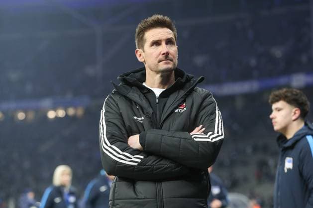 21 02 2025, xtgx, Soccer 2 Bundesliga, Hertha BSC Berlin 1 FC Nuernberg emspor, v l Miroslav Klose Nuernberg, Coach DFL DFB REGULATIONS PROHIBIT ANY USE OF PHOTOGRAPHS as IMAGE SEQUENCES and or QUASI VIDEO Berlin