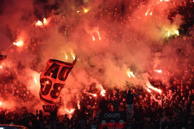 2 Fußball Bundesliga Hertha BSC 1 FC Nürnberg Bengalos, fire, Fans of 1 FC Nürnberg ignite Bengalos, during the match in the 2 Fußball Bundesliga Hertha BSC 1 FC Nürnberg in Berlin, Olympiastadion, on 21 02 2025 DFB regulations prohibit any use of photographs as image sequences and or quasi video Copyright: xBEAUTIFULxSPORTS Frankex