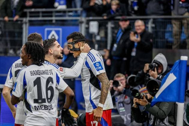 Goal celebration 2 0 by a goal of Davie Selke who cheers forehead to forehead with Ludovit Reis HSV Germany , Hamburg , Volksparkstadion , Football , 2 Bundesliga , Hamburger SV 1 FC Kaiserslautern