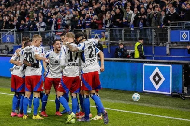 Goal celebration for a disallowed goal by Davie Selke Miro Muheim Jean Luc Dompe Ludovit Reis Adam Karabec HSV Germany , Hamburg , Volksparkstadion , Football , 2 Bundesliga , Hamburger SV 1 FC Kaiserslautern