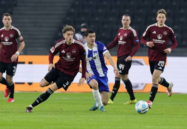21 02 2025 Soccer Season 2024 2025 2 Soccer Bundesliga 23 Matchday Hertha BSC Berlin HBSC 1 FC Nürnberg FCN Club Sportfoto Zink DaMa xdaxmax DFL regulations prohibit any use of photographs as image sequences and or quasi video only for editorial use Tim Drexler 5, 1 FC Nürnberg FCN Ibrahim Maza 10, Hertha BSC Berlin