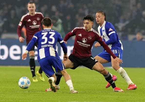 21 02 2025 Soccer Season 2024 2025 2 Soccer Bundesliga 23 Matchday Hertha BSC Berlin HBSC 1 FC Nuremberg FCN Club Sportfoto Zink DaMa xdaxmax DFL regulations prohibit any use of photographs as image sequences and or quasi video only for editorial use Michal Karbownik 33, Hertha BSC Berlin Jens Castrop 17, 1 FC Nuremberg FCN Derry Scherhant 39, Hertha BSC Berlin