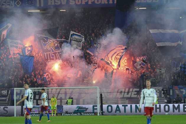 GER 2 FBL,, Hamburger SV vs 1 FC Kaiserslautern 21 02 2025, Volksparkstadion, Hamburg, GER 2 FBL, Hamburger SV vs 1 FC Kaiserslautern in the picture feature the HSV fans sending pyrotechnics nordphotoxGmbH xWitke nph00002