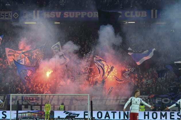 GER 2 FBL,, Hamburger SV vs 1 FC Kaiserslautern 21 02 2025, Volksparkstadion, Hamburg, GER 2 FBL, Hamburger SV vs 1 FC Kaiserslautern in the picture feature the HSV fans sending pyrotechnics nordphotoxGmbH xWitke nph00002