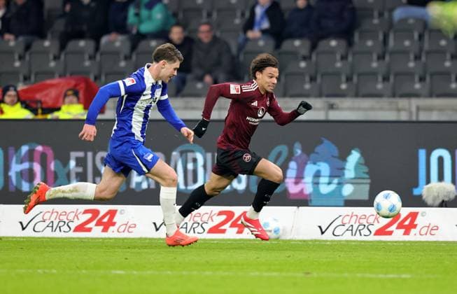 21 02 2025 Soccer Season 2024 2025 2 Soccer Bundesliga 23 Matchday Hertha BSC Berlin HBSC 1 FC Nürnberg FCN Club Sportfoto Zink DaMa xdaxmax DFL regulations prohibit any use of photographs as image sequences and or quasi video only for editorial use Jan Luca Luca Schuler 18, Hertha BSC Berlin Berkay Yilmaz 21, 1 FC Nürnberg FCN