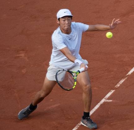 (250222) -- RIO DE JANEIRO, Feb. 22, 2025 -- Tseng Chun-Hsin of Chinese Taipei hits a return during the men s singles quarterfinal match against Sebastian Baez of Argentina at the 2025 ATP, Tennis Herren 500 Rio Open at Jockey Club Brasileiro in Rio de Janeiro, Brazil, Feb. 21, 2025. ) (SP)BRAZIL-RIO DE JANEIRO-TENNIS-RIO OPEN-MEN S SINGLES-QUARTERFINALS WangxTiancong 