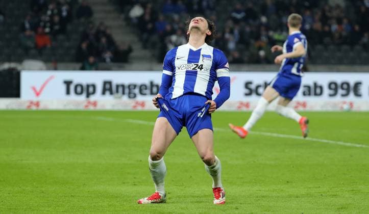 Fabian Reese disappointed after missed goal chance Disappointment Emotion Sport Football Soccer DFL 2 Bundesliga Men 23 Matchday Season 2024 2025 21 02 2025 Hertha BSC Berlin vs 1 FC Nürnberg FCN DFL regulations prohibit any use of photographs as image sequences and or quasi video