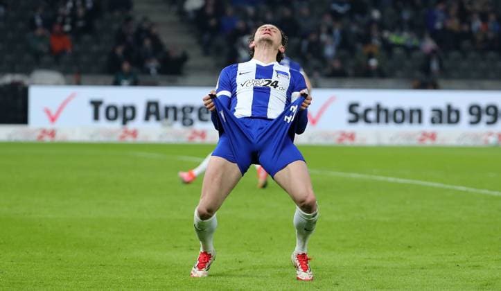 Sport Themen der Woche KW08 Sport Bilder des Tages Fabian Reese enttäuscht nach vergebener Torchance Enttäuschung Emotion Fußball Fussball DFL 2.Bundesliga Herren 23. Spieltag Saison 2024 2025 21.02.2025 Hertha BSC Berlin vs. 1.FC Nürnberg FCN DFL regulations prohibit any use of photographs as image sequences and or quasi-video *** Fabian Reese disappointed after missed goal chance Disappointment Emotion Sport Football Soccer DFL 2 Bundesliga Men 23 Matchday Season 2024 2025 21 02 2025 Hertha BSC Berlin vs 1 FC Nürnberg FCN DFL regulations prohibit any use of photographs as image sequences and or quasi video