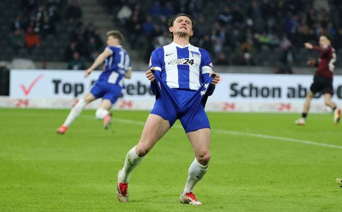 Fabian Reese disappointed after missed goal chance Disappointment Emotion Sport Football Soccer DFL 2 Bundesliga Men 23 Matchday Season 2024 2025 21 02 2025 Hertha BSC Berlin vs 1 FC Nürnberg FCN DFL regulations prohibit any use of photographs as image sequences and or quasi video