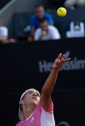 (250222) -- RIO DE JANEIRO, Feb. 22, 2025 -- Sebastian Baez of Argentina serves during the men s singles quarterfinal match against Tseng Chun-Hsin of Chinese Taipei at the 2025 ATP, Tennis Herren 500 Rio Open at Jockey Club Brasileiro in Rio de Janeiro, Brazil, Feb. 21, 2025. ) (SP)BRAZIL-RIO DE JANEIRO-TENNIS-RIO OPEN-MEN S SINGLES-QUARTERFINALS WangxTiancong 