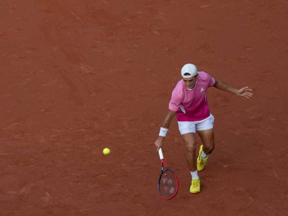 (250222) -- RIO DE JANEIRO, Feb. 22, 2025 -- Sebastian Baez of Argentina hits a return during the men s singles quarterfinal match against Tseng Chun-Hsin of Chinese Taipei at the 2025 ATP, Tennis Herren 500 Rio Open at Jockey Club Brasileiro in Rio de Janeiro, Brazil, Feb. 21, 2025. ) (SP)BRAZIL-RIO DE JANEIRO-TENNIS-RIO OPEN-MEN S SINGLES-QUARTERFINALS WangxTiancong 