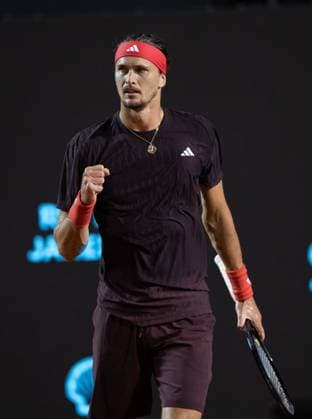 (250222) -- RIO DE JANEIRO, Feb. 22, 2025 -- Alexander Zverev of Germany reacts during the men s singles quarterfinal match against Francisco Comesana of Argentina at the 2025 ATP, Tennis Herren 500 Rio Open at Jockey Club Brasileiro in Rio de Janeiro, Brazil, Feb. 21, 2025. ) (SP)BRAZIL-RIO DE JANEIRO-TENNIS-RIO OPEN-MEN S SINGLES-QUARTERFINAL WangxTiancong 