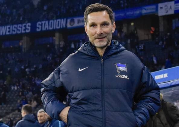 Fussball 2.Bundesliga, Hertha BSC Berlin - 1.FC Nürnberg 21.02.2025, xdanx, Fussball 2.Bundesliga, Hertha BSC Berlin - 1.FC Nürnberg v.l. Stefan Leitl (Hertha BSC Trainer) (DFL DFB REGULATIONS PROHIBIT ANY USE OF PHOTOGRAPHS as IMAGE SEQUENCES and or QUASI-VIDEO) Daniel Lakomski Mix1 Berlin Olympiastadion Berlin Deutschland (DEU) Copyright: xDanielxLakomskix