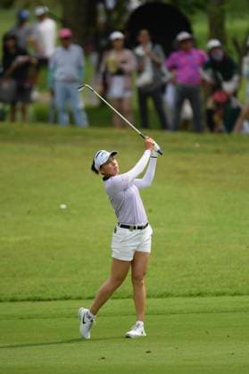 LPGA, Golf Damen Thailand 2025 Jeeno Thitikul of Thailand is playing her approach shot during the Round 3 of the Honda LPGA Thailand 2025 at Siam Country Club Old Course on February 22, 2025 in Pattaya, Chonburi, Thailand. Pattaya Chonburi Thailand  Copyright: xVachiraxVachirax originalFilename:kalong-lpgathai250222_npjoS.jpg