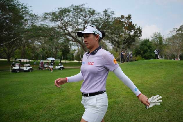 LPGA, Golf Damen Thailand 2025 Jeeno Thitikul of Thailand as she walk along the fairway during the Round 3 of the Honda LPGA Thailand 2025 at Siam Country Club Old Course on February 22, 2025 in Pattaya, Chonburi, Thailand. Pattaya Chonburi Thailand  Copyright: xVachiraxVachirax originalFilename:kalong-lpgathai250222_npZTj.jpg
