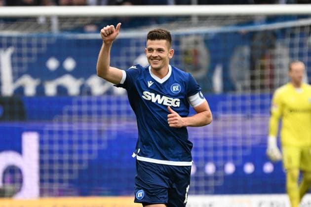 22 02 2025, xjhx, Fußball 2 Bundesliga, Karlsruher SC 1 FC Magdeburg v l Torjubel nach dem Tor zum celebrating the goal celebrate 3 1 durch Marvin Wanitzek Karlsruher SC KSC DFL DFB REGULATIONS PROHIBIT ANY USE OF PHOTOGRAPHS as IMAGE SEQUENCES and or QUASI VIDEO Karlsruhe