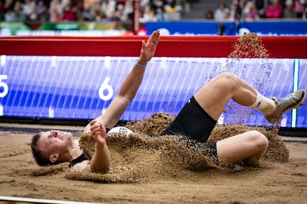 Sport Themen der Woche KW08 Sport Bilder des Tages Deutsche Leichtathletik-Hallenmeisterschaften; Dortmund, 22.02.2025 Emanuel Molleker (Eintracht Frankfurt e.V.); Deutsche Leichtathletik-Hallenmeisterschaften am 22.02.2025 in der Helmut-Körnig-Halle in Dortmund. *** German Indoor Athletics Championships Dortmund, 22 02 2025 Emanuel Molleker Eintracht Frankfurt e V German Indoor Athletics Championships on 22 02 2025 in the Helmut Körnig Hall in Dortmund Copyright: xBEAUTIFULxSPORTS AxelxKohringx