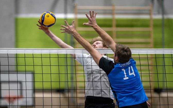 Volleyball, Season 2024 2025, 2 Bundesliga Nord, 22 02 2025, 18 Matchday, Men, TuB Bocholt white vs PSV Neustrelitz blue v l Thomas Wittkowski TuB Bocholt , Paul Sprung PSV Neustrelitz , Bocholt Sporthalle West Nordrhein Westfalen Germany 250222_vb_tub-bocholt_psv-neustrelitz_38551
