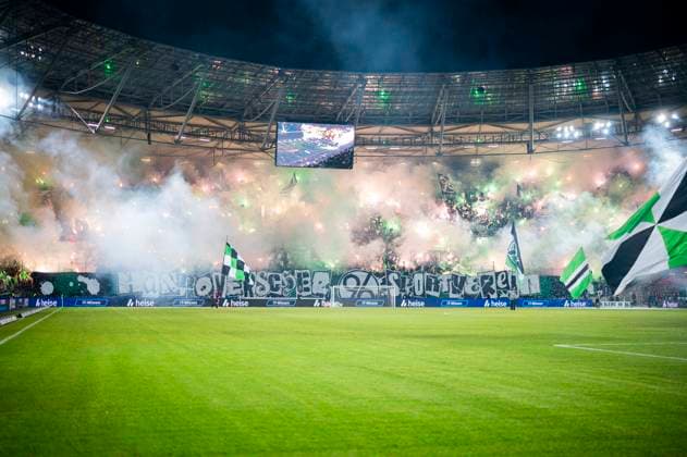 22 02 2025 Soccer, 2024 2025, 2 Bundesliga, 21 Matchday, Hannover 96 SC Paderborn 07 Fans Hannover with a choreography and pyrotechnics DFL REGULATIONS PROHIBIT ANY USE OF PHOTOGRAPHS AS IMAGE SEQUENCES AND OR QUASI VIDEO Hannover Lower Saxony Germany Heinz von Heiden Arena