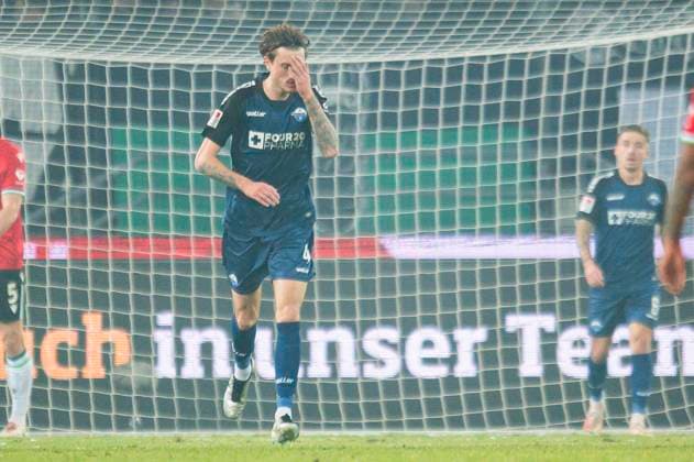 22 02 2025 Soccer, 2024 2025, 2 Bundesliga, 21 Matchday, Hannover 96 SC Paderborn 07 Calvin Brackelmann Paderborn DFL REGULATIONS PROHIBIT ANY USE OF PHOTOGRAPHS AS IMAGE SEQUENCES AND OR QUASI VIDEO Hannover Lower Saxony Germany Heinz von Heiden Arena