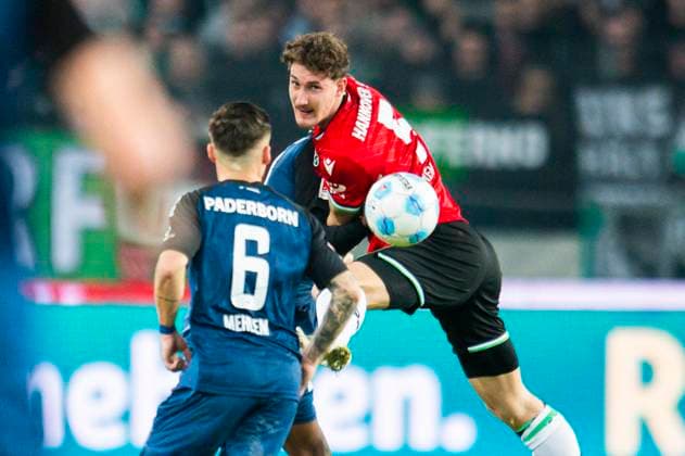 22 02 2025 Soccer, 2024 2025, 2 Bundesliga, 21 Matchday, Hannover 96 SC Paderborn 07 L R Marvin Mehlem Paderborn , Phil Neumann Hannover DFL REGULATIONS PROHIBIT ANY USE OF PHOTOGRAPHS AS IMAGE SEQUENCES AND OR QUASI VIDEO Hannover Lower Saxony Germany Heinz von Heiden Arena