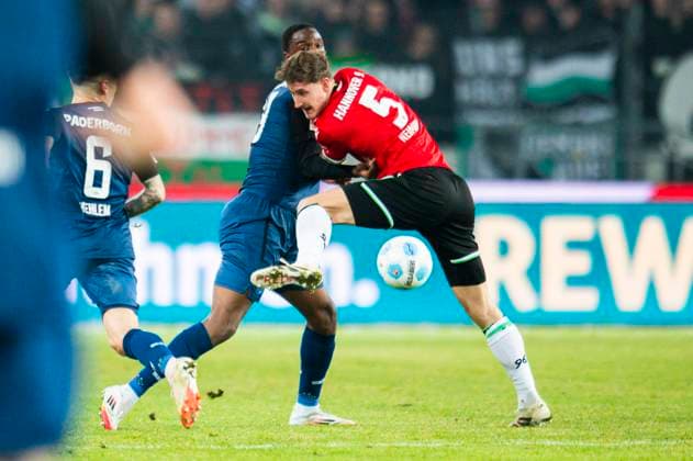 22 02 2025 Soccer, 2024 2025, 2 Bundesliga, 21 Matchday, Hannover 96 SC Paderborn 07 L R Ilyas Ansah Paderborn , Phil Neumann Hannover DFL REGULATIONS PROHIBIT ANY USE OF PHOTOGRAPHS AS IMAGE SEQUENCES AND OR QUASI VIDEO Hannover Lower Saxony Germany Heinz von Heiden Arena