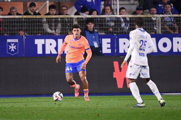 AJ Auxerre v Olympique de Marseille - Ligue 1 McDonald s 2024 2025 44 LUIS HENRIQUE (om) during the Ligue 1 McDonald s match between Auxerre and Marseille at Stade Abbe Deschamps on February 22, 2025 in Auxerre, France. Auxerre France  Copyright: xFEPx 776286372